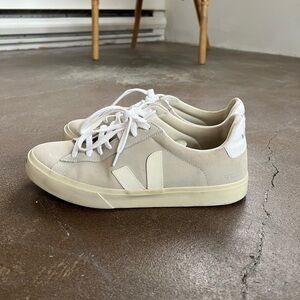 Veja Griege Sneakers
